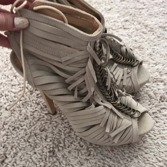 Lights taupe leather fringe booties with peep toe - Picture 9 of 9